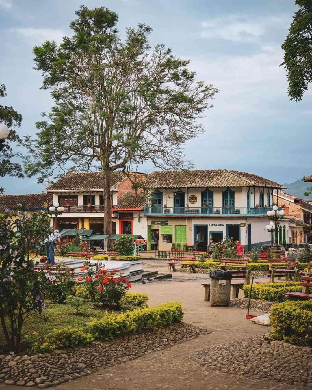 Hostal Y Cabanas Los Juanes Jardín Exterior photo